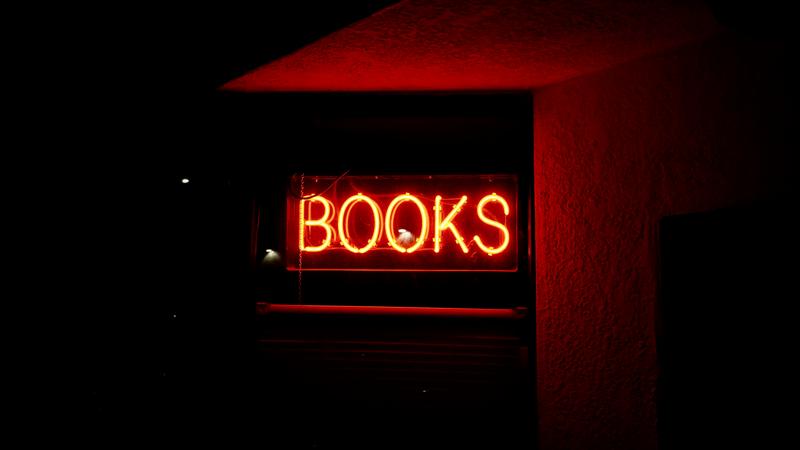 el club de los lectores criminales reparto